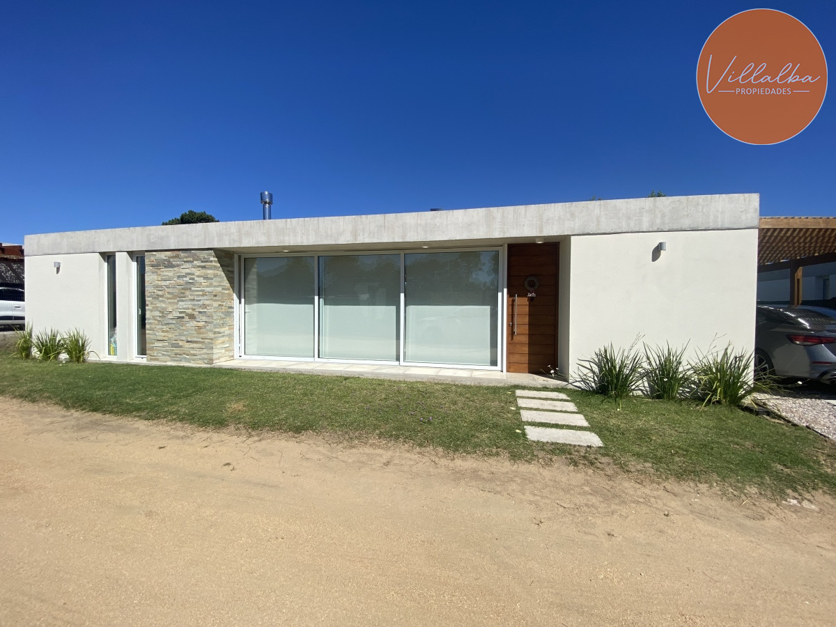 Apartamento ID.1680 - Casa a estrenar  de 3 dormitorios y 3 Baños en Barrio Privado Punta del Este
