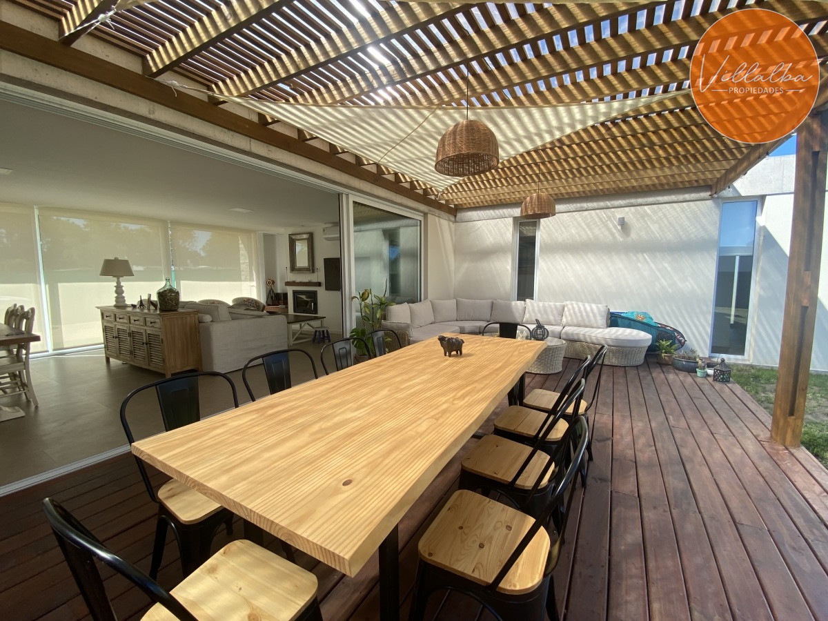 Apartamento ID.1680 - Casa a estrenar  de 3 dormitorios y 3 Baños en Barrio Privado Punta del Este