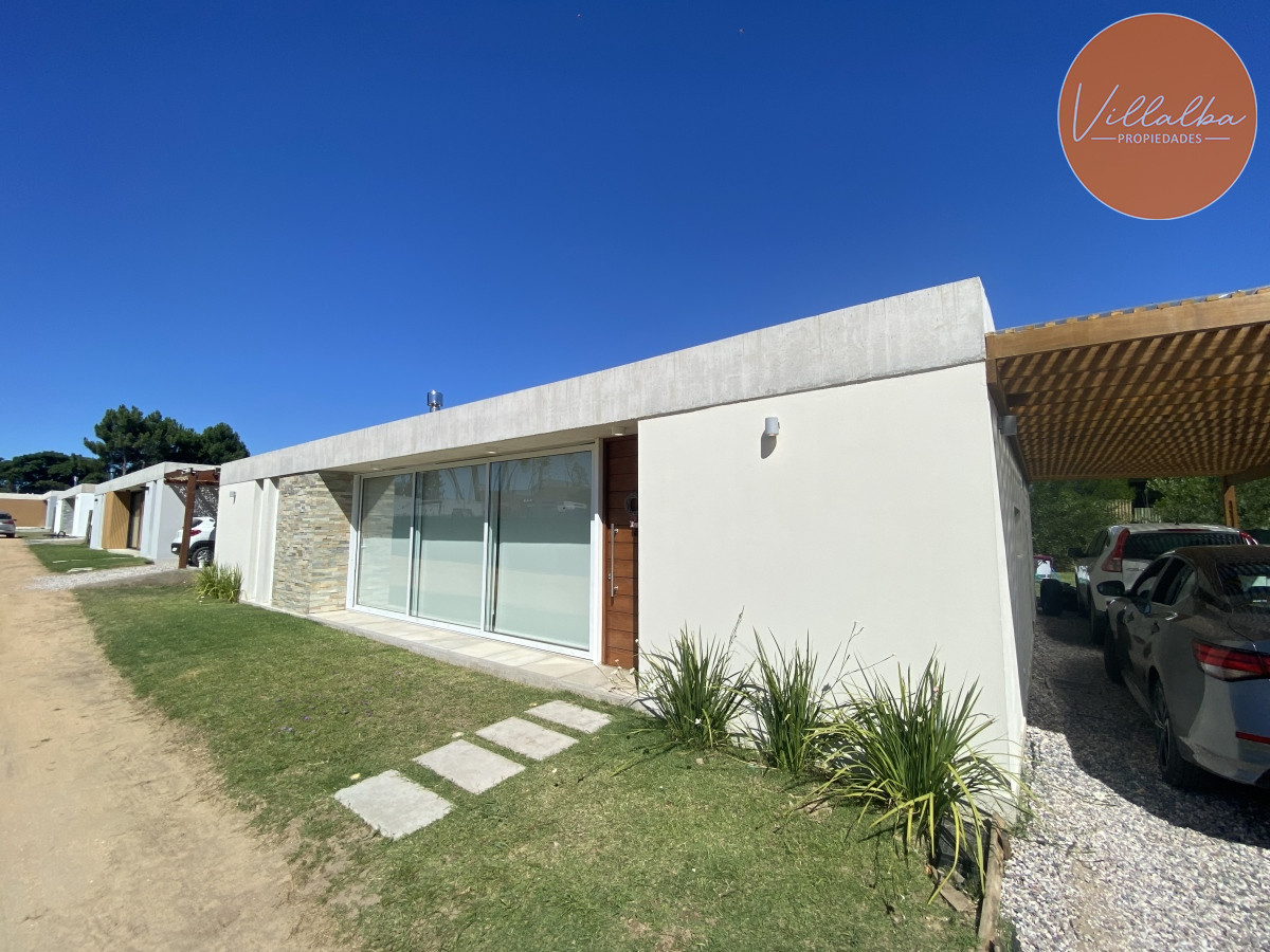 Apartamento ID.1680 - Casa a estrenar  de 3 dormitorios y 3 Baños en Barrio Privado Punta del Este
