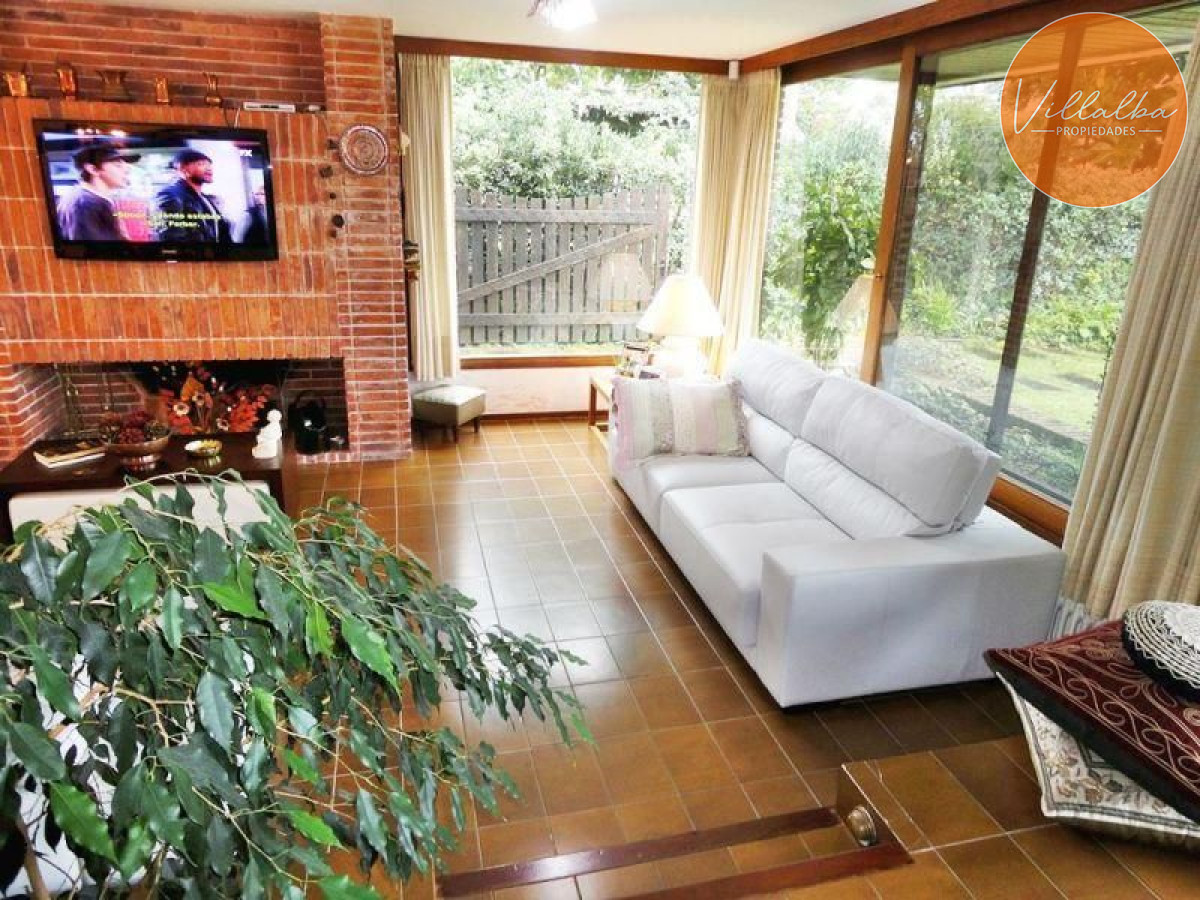 Apartamento ID.393 - Casa en venta Playa Mansa 3 dormitorios
