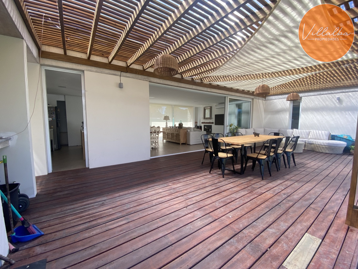 Apartamento ID.1680 - Casa a estrenar  de 3 dormitorios y 3 Baños en Barrio Privado Punta del Este
