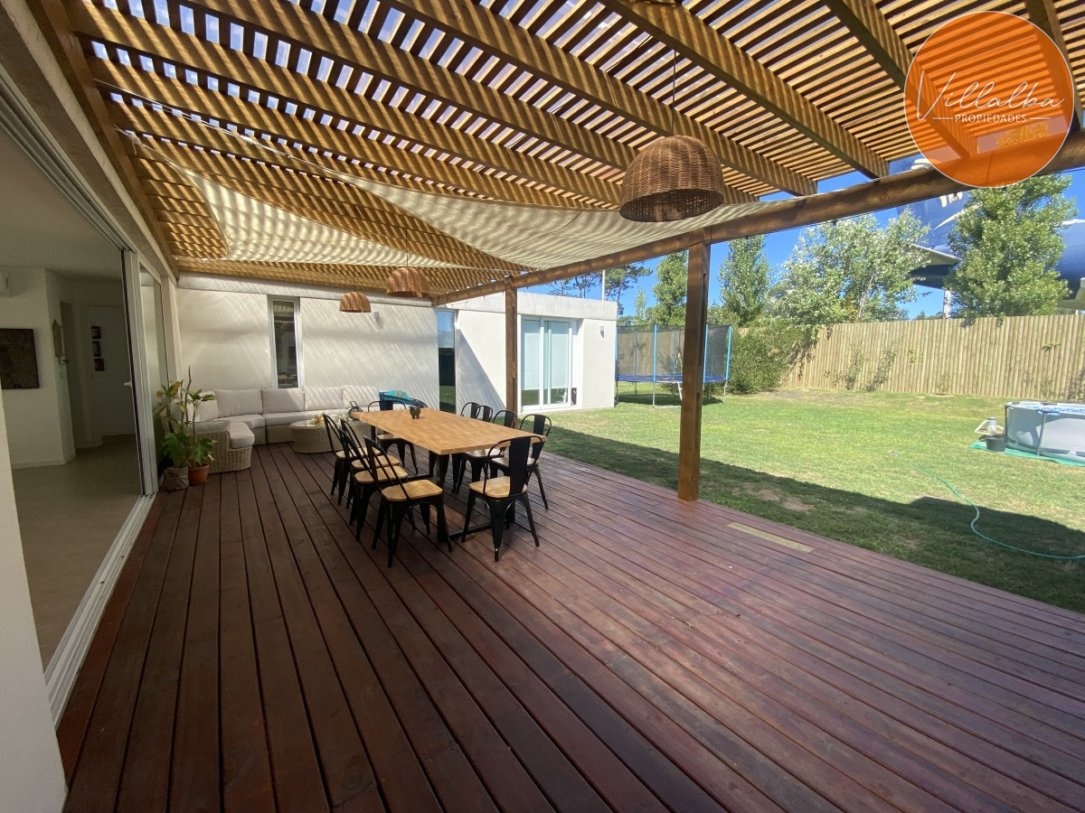 Apartamento ID.1680 - Casa a estrenar  de 3 dormitorios y 3 Baños en Barrio Privado Punta del Este