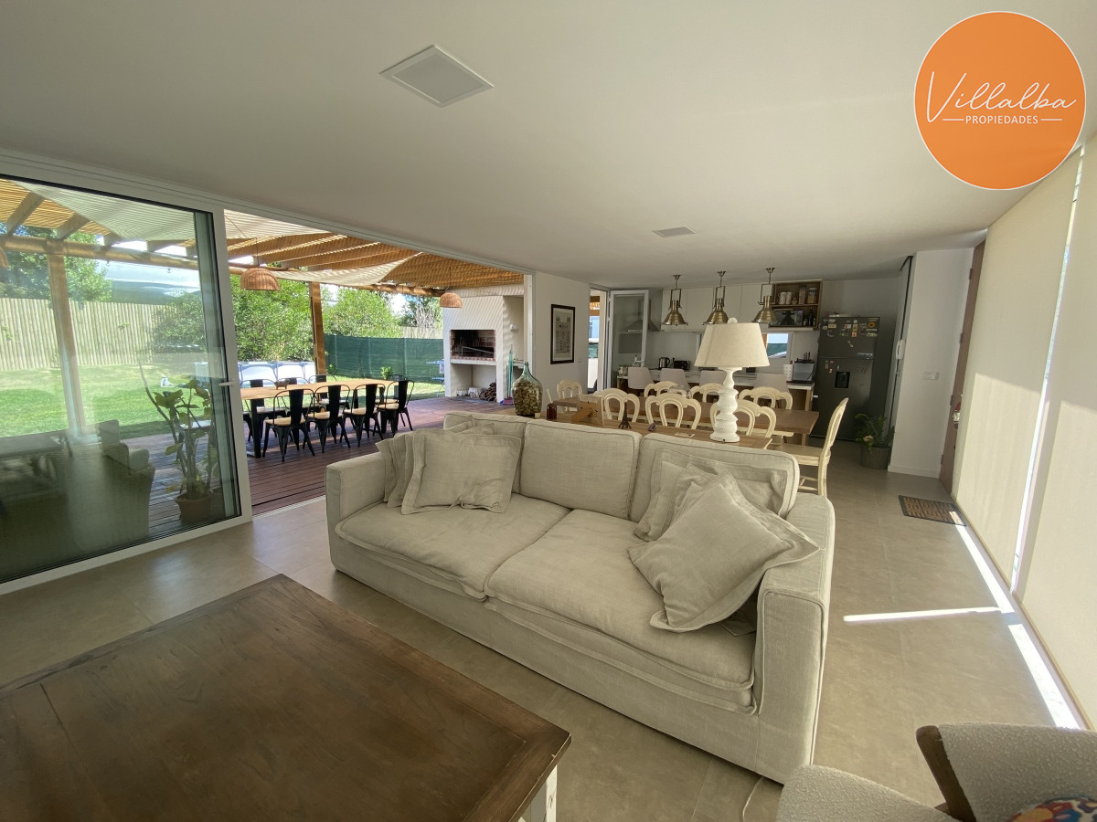 Apartamento ID.1680 - Casa a estrenar  de 3 dormitorios y 3 Baños en Barrio Privado Punta del Este