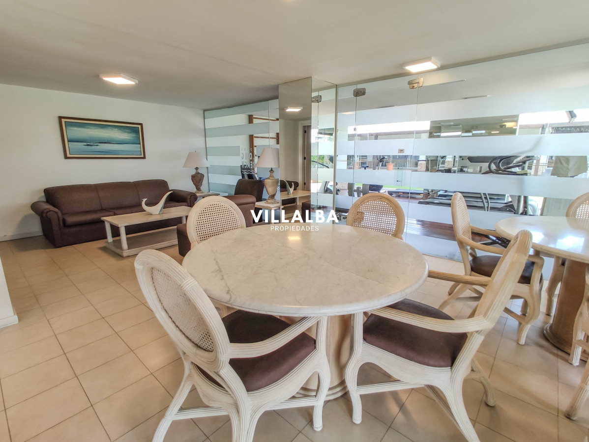 Apartamento ID.4804 - Apartamento de 3 dormitorios y medio, Chiverta, Punta del Este.
