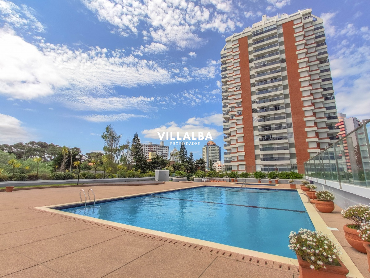 Apartamento ID.4804 - Apartamento de 3 dormitorios y medio, Chiverta, Punta del Este.