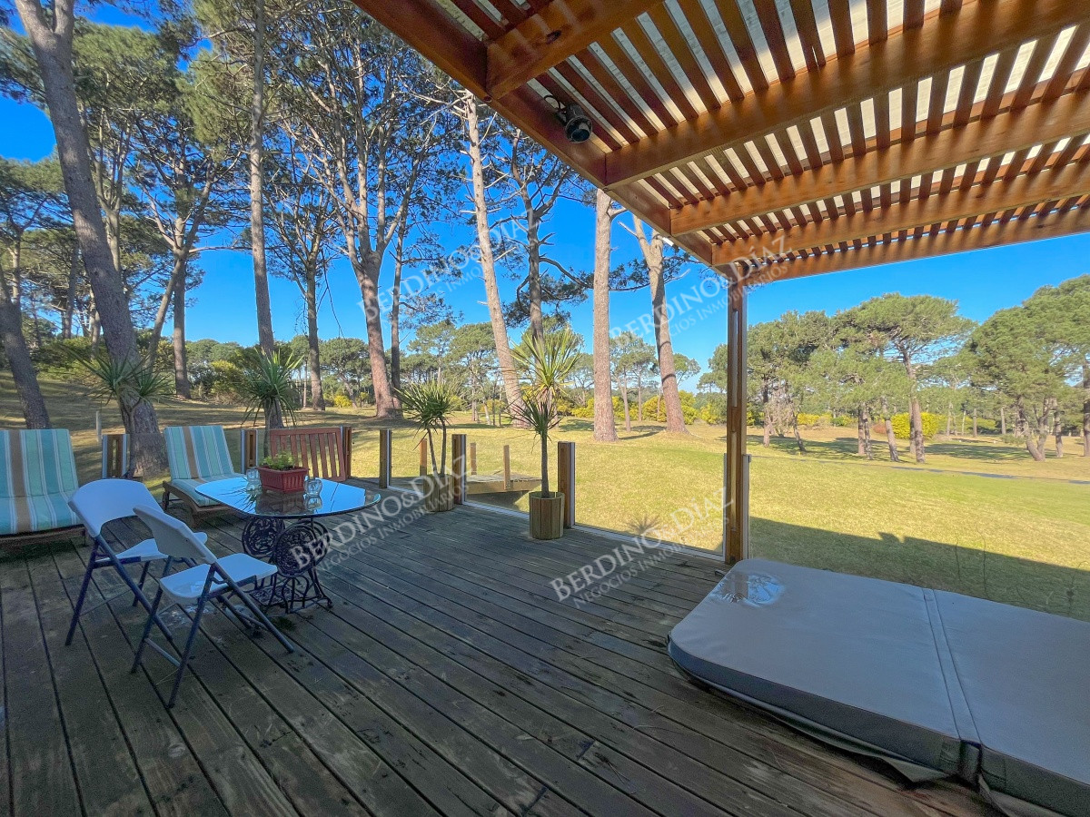 Casa ID.1496 - Casa estilo minimalista en venta en Club del Lago