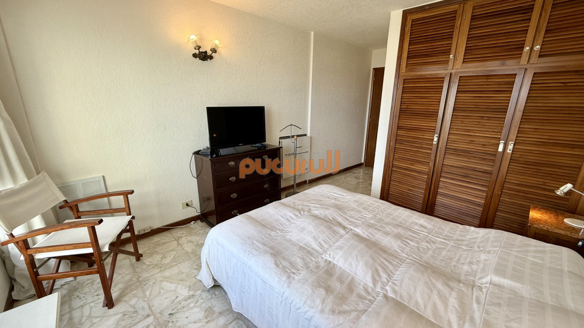 Apartamento ID.2696 - Apartamento en venta frente al mar en Punta del Este