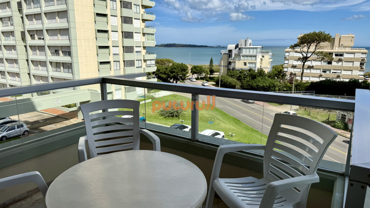 Apartamento ID.2696 - Apartamento en venta frente al mar en Punta del Este