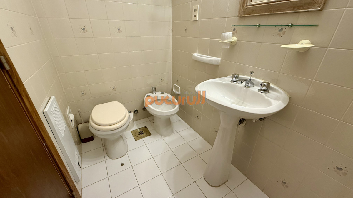 Apartamento ID.2696 - Apartamento en venta frente al mar en Punta del Este