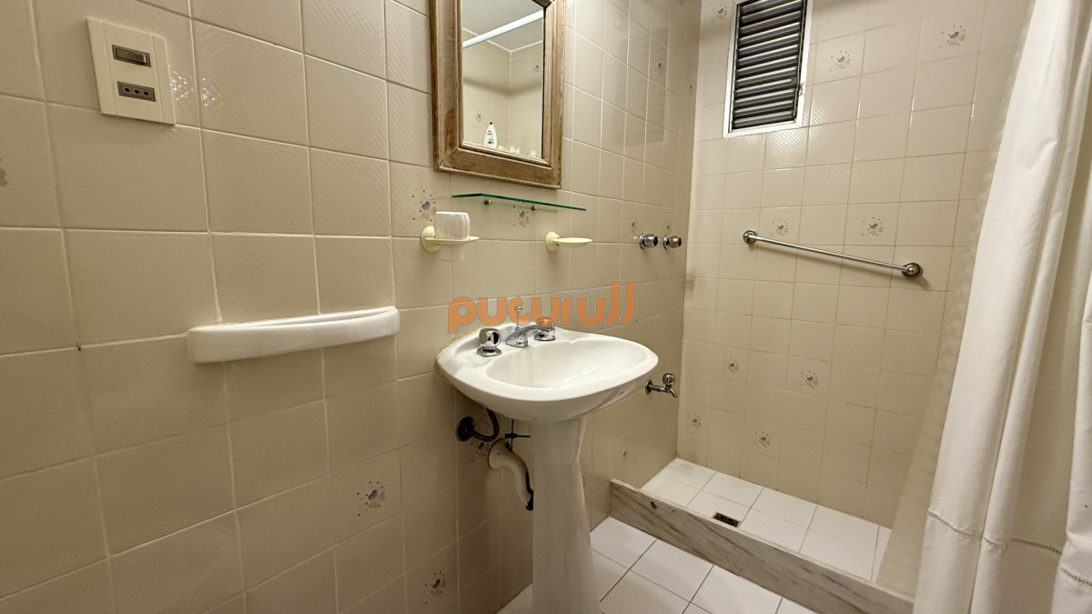 Apartamento ID.2696 - Apartamento en venta frente al mar en Punta del Este