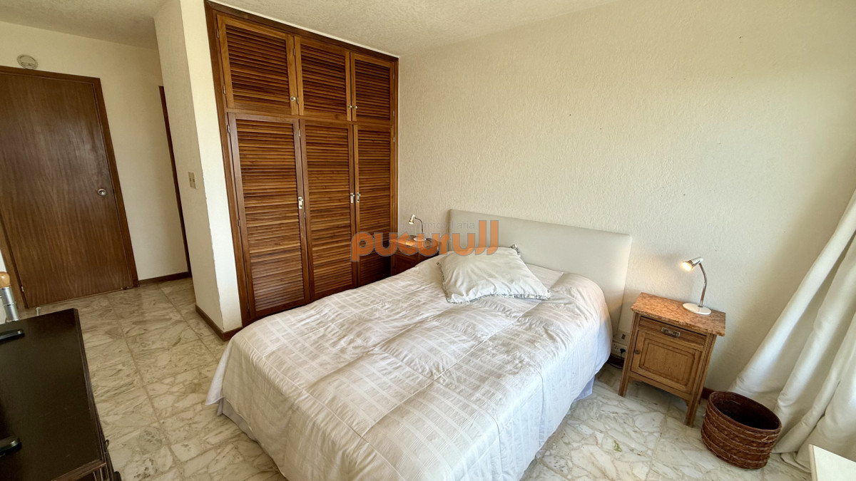 Apartamento ID.2696 - Apartamento en venta frente al mar en Punta del Este