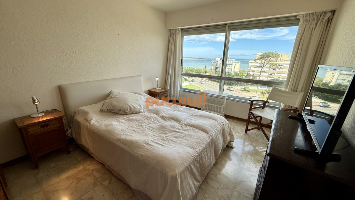 Apartamento ID.2696 - Apartamento en venta frente al mar en Punta del Este