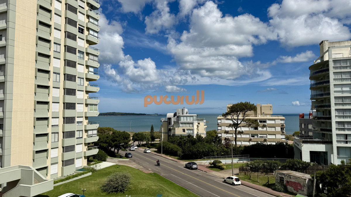 Apartamento ID.2696 - Apartamento en venta frente al mar en Punta del Este