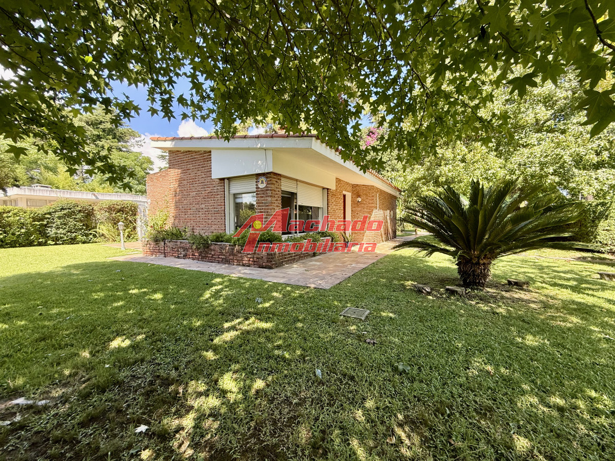 Casa en venta en Av Córdoba, Punta del Este, Maldonado - GoPunta - Portal Inmobiliario de Punta del Este - Maldonado