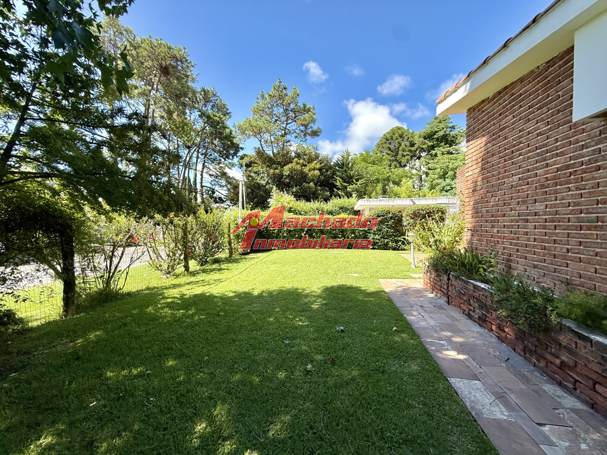 Casa en venta en Av Córdoba, Punta del Este, Maldonado - GoPunta - Portal Inmobiliario de Punta del Este - Maldonado