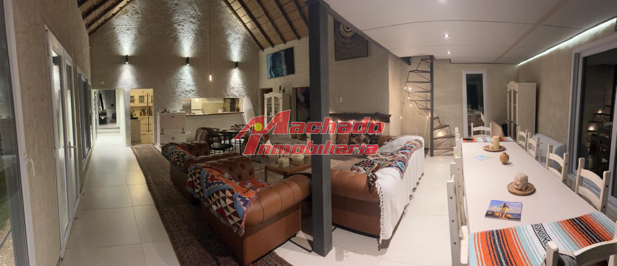 Casa de 2 dormitorios en alquiler Punta Del Este - MCH13557C