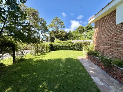 Casa en venta en Av Córdoba, Punta del Este, Maldonado - GoPunta - Portal Inmobiliario de Punta del Este - Maldonado