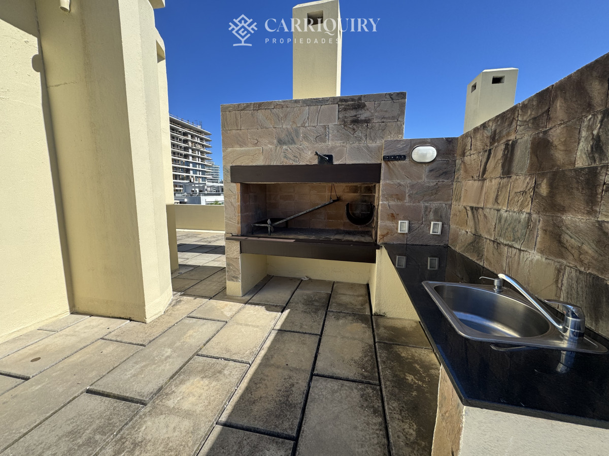 Apartamento ID.8886 - Apartamento en venta de 3 dormitorios en Playa Brava Punta del Este