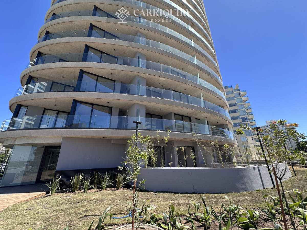 Apartamento ID.9758 - Apartamento de 2 dormitorios en venta, Playa Brava Punta del Este