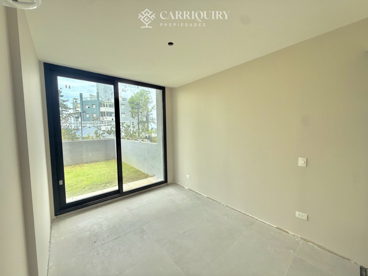 Apartamento ID.9758 - Apartamento de 2 dormitorios en venta, Playa Brava Punta del Este