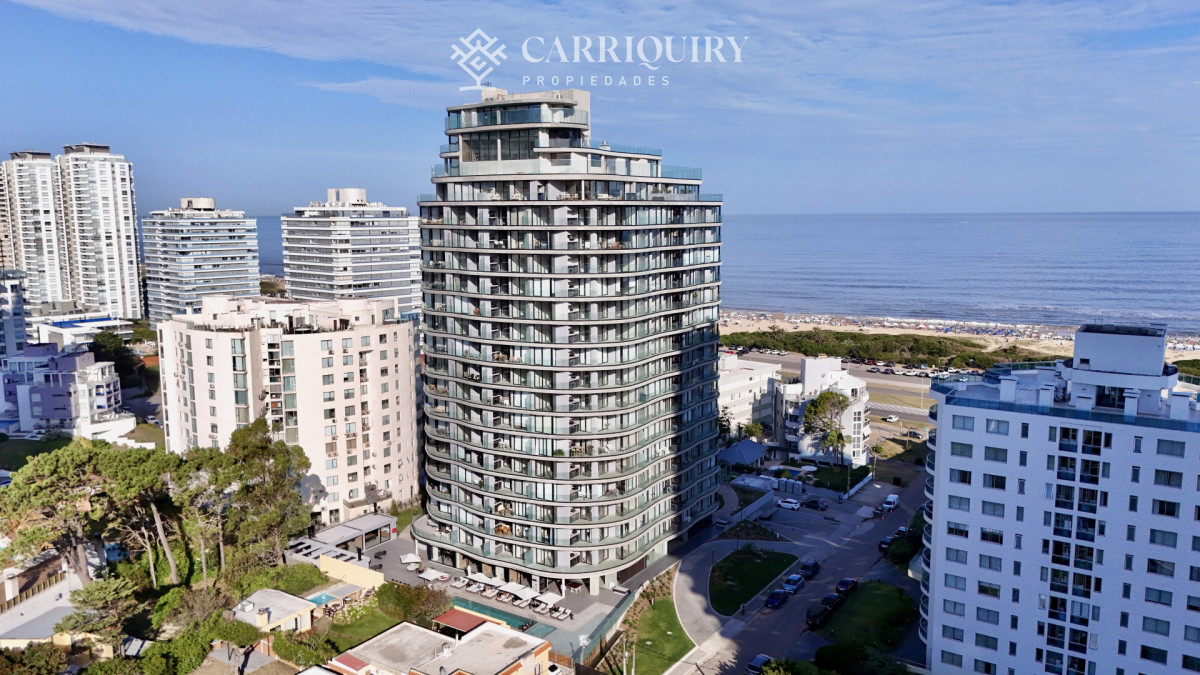 Apartamento ID.9758 - Apartamento de 2 dormitorios en venta, Playa Brava Punta del Este
