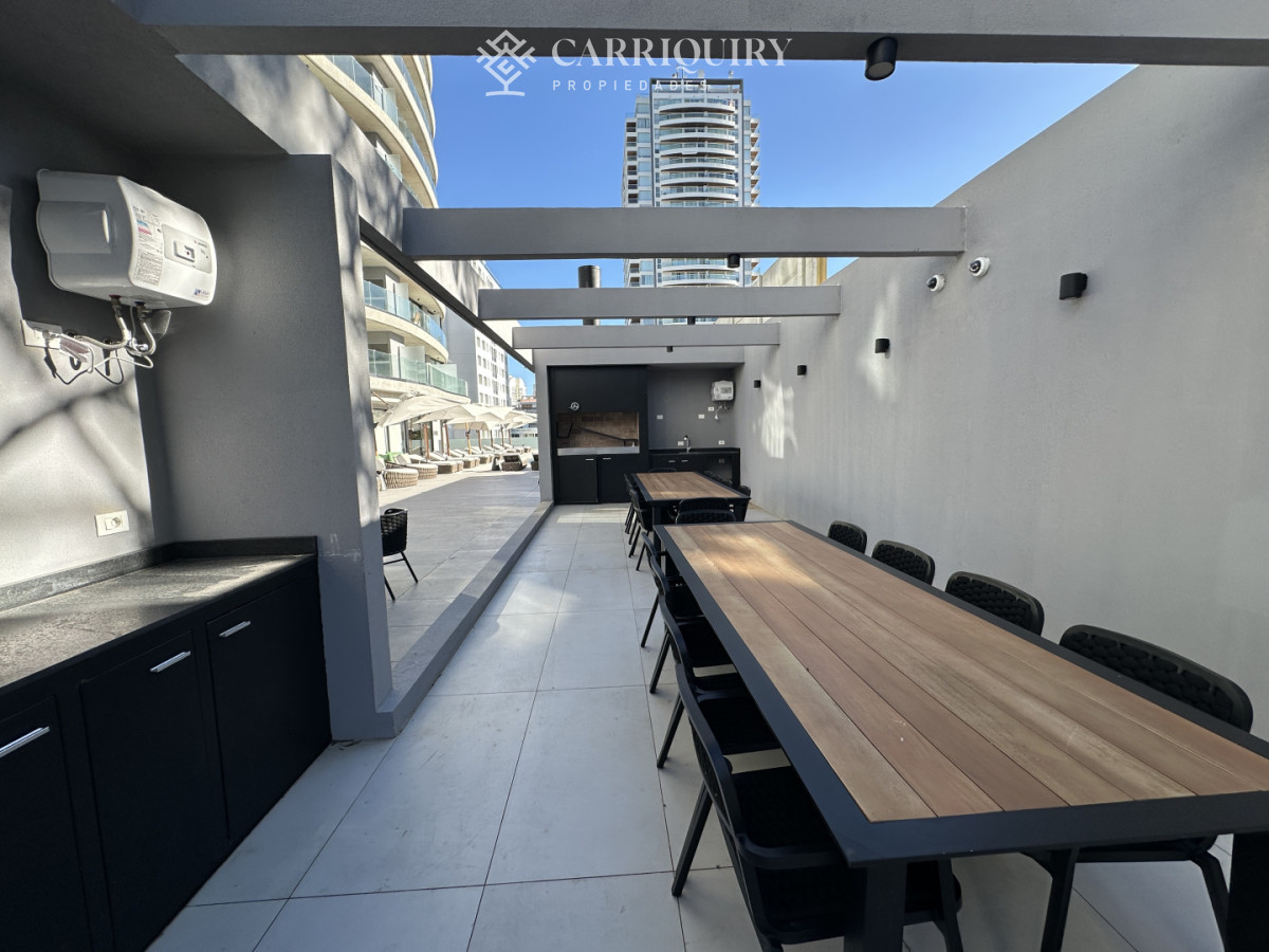 Apartamento ID.9758 - Apartamento de 2 dormitorios en venta, Playa Brava Punta del Este