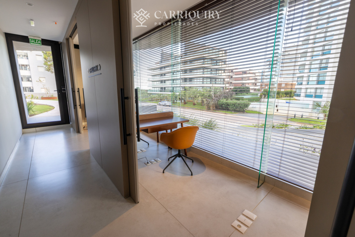 Apartamento ID.9758 - Apartamento de 2 dormitorios en venta, Playa Brava Punta del Este