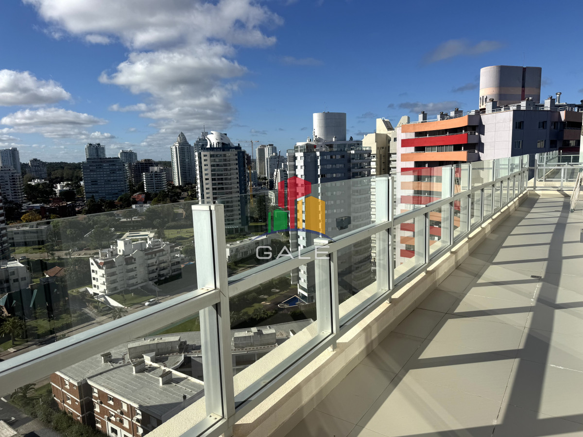 Apartamento ID.4779 - Apartamento en venta de 3 dormitorios en Aidy Grill Playa Brava Punta del Este