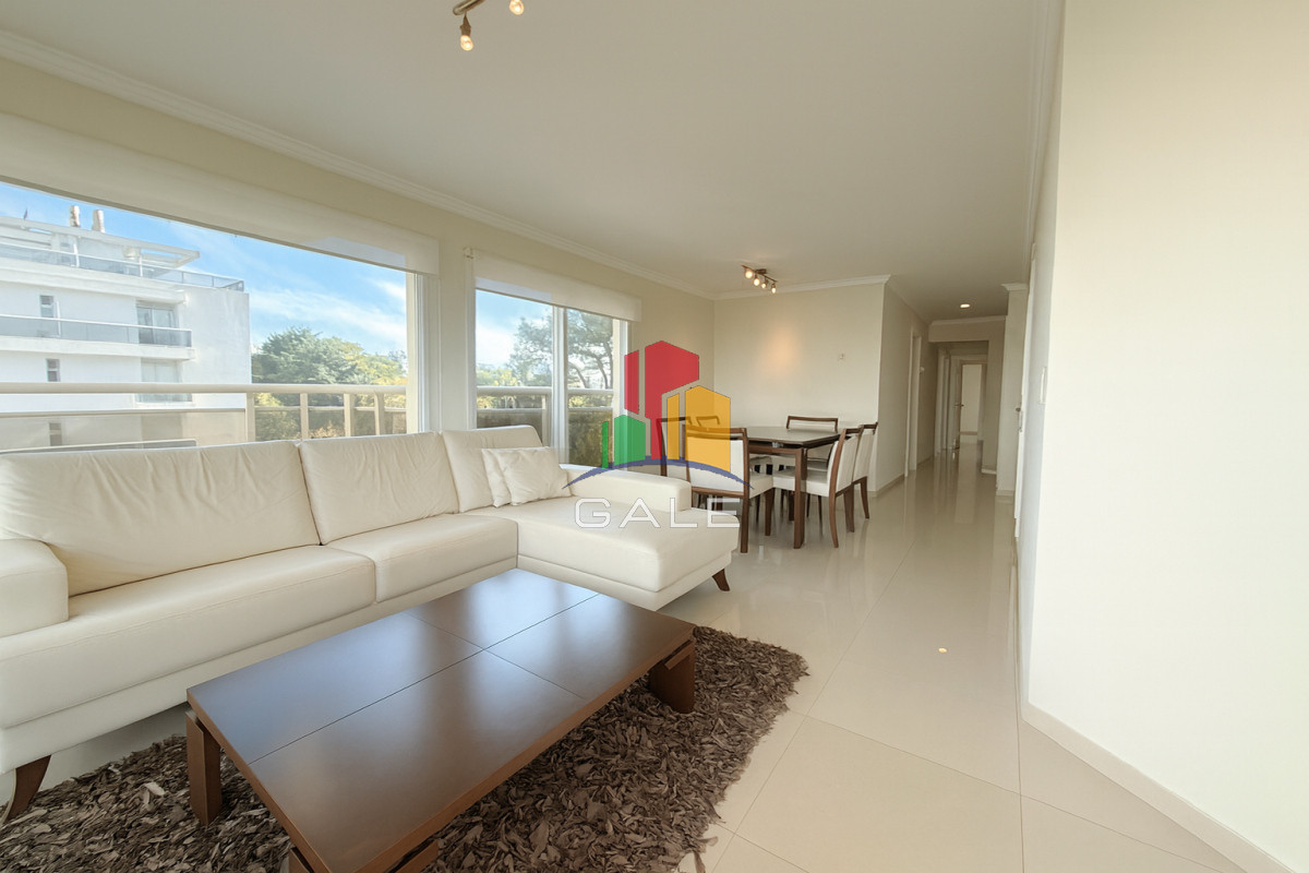 Apartamento en venta de 3 dormitorios en Playa Brava Punta del Este - GAL3579A