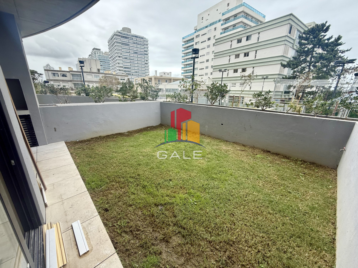 Apartamento ID.4690 - Apartamento de 2 dormitorios en venta, Playa Brava Punta del Este