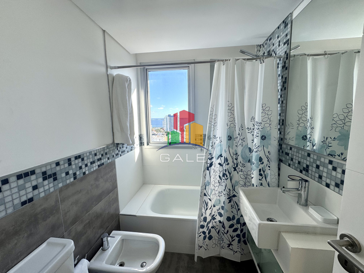 Apartamento ID.4779 - Apartamento en venta de 3 dormitorios en Aidy Grill Playa Brava Punta del Este
