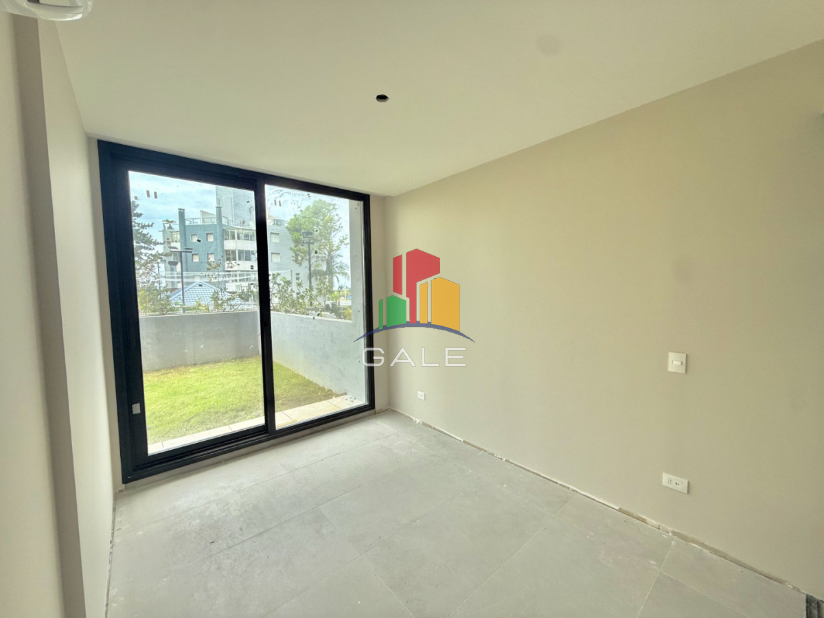 Apartamento ID.4690 - Apartamento de 2 dormitorios en venta, Playa Brava Punta del Este