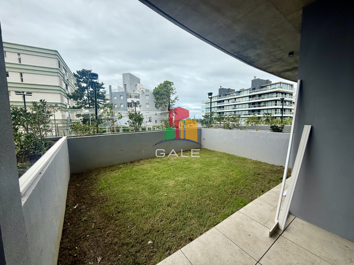 Apartamento ID.4690 - Apartamento de 2 dormitorios en venta, Playa Brava Punta del Este