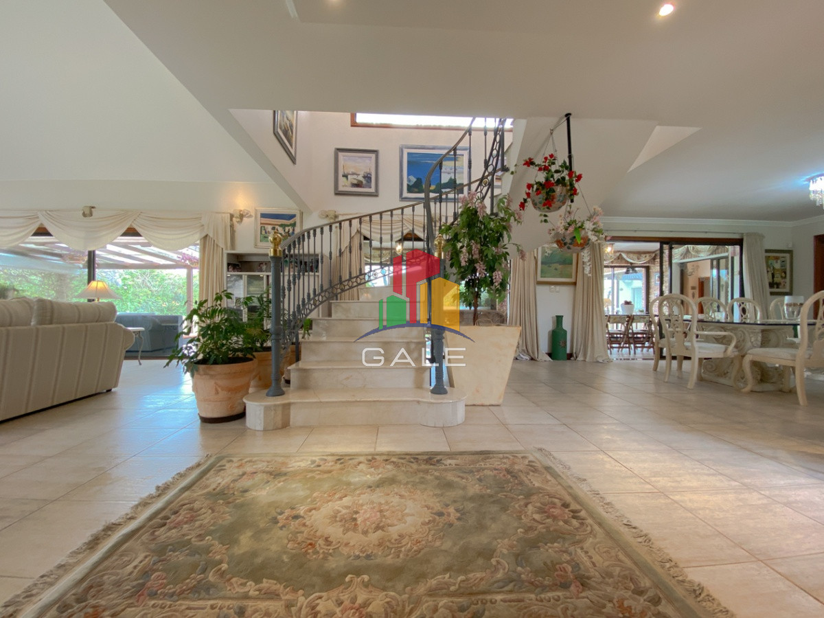 Casa ID.814 - Casa en venta Playa Mansa 7 dormitorios o mas