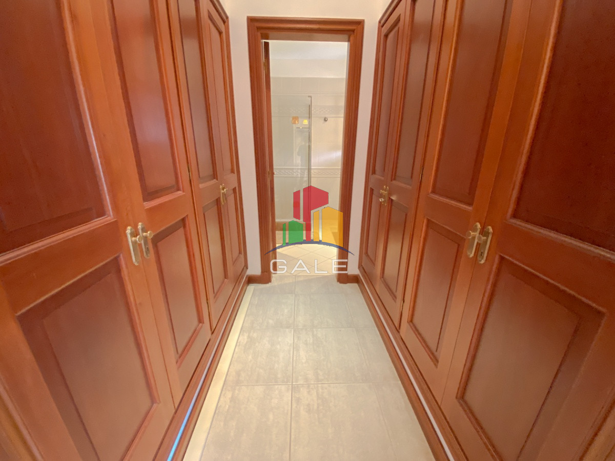 Casa ID.814 - Casa en venta Playa Mansa 7 dormitorios o mas