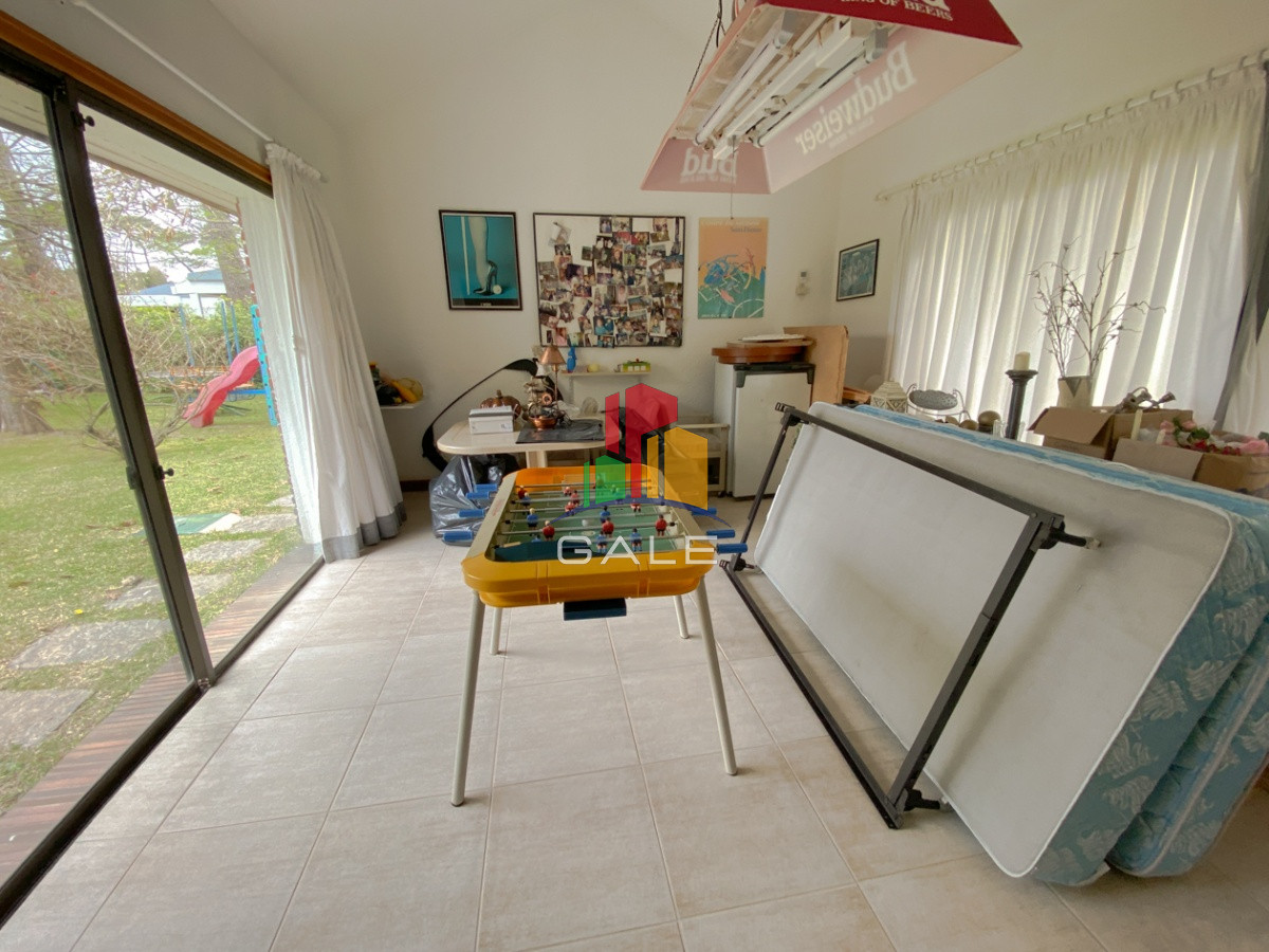 Casa ID.814 - Casa en venta Playa Mansa 7 dormitorios o mas
