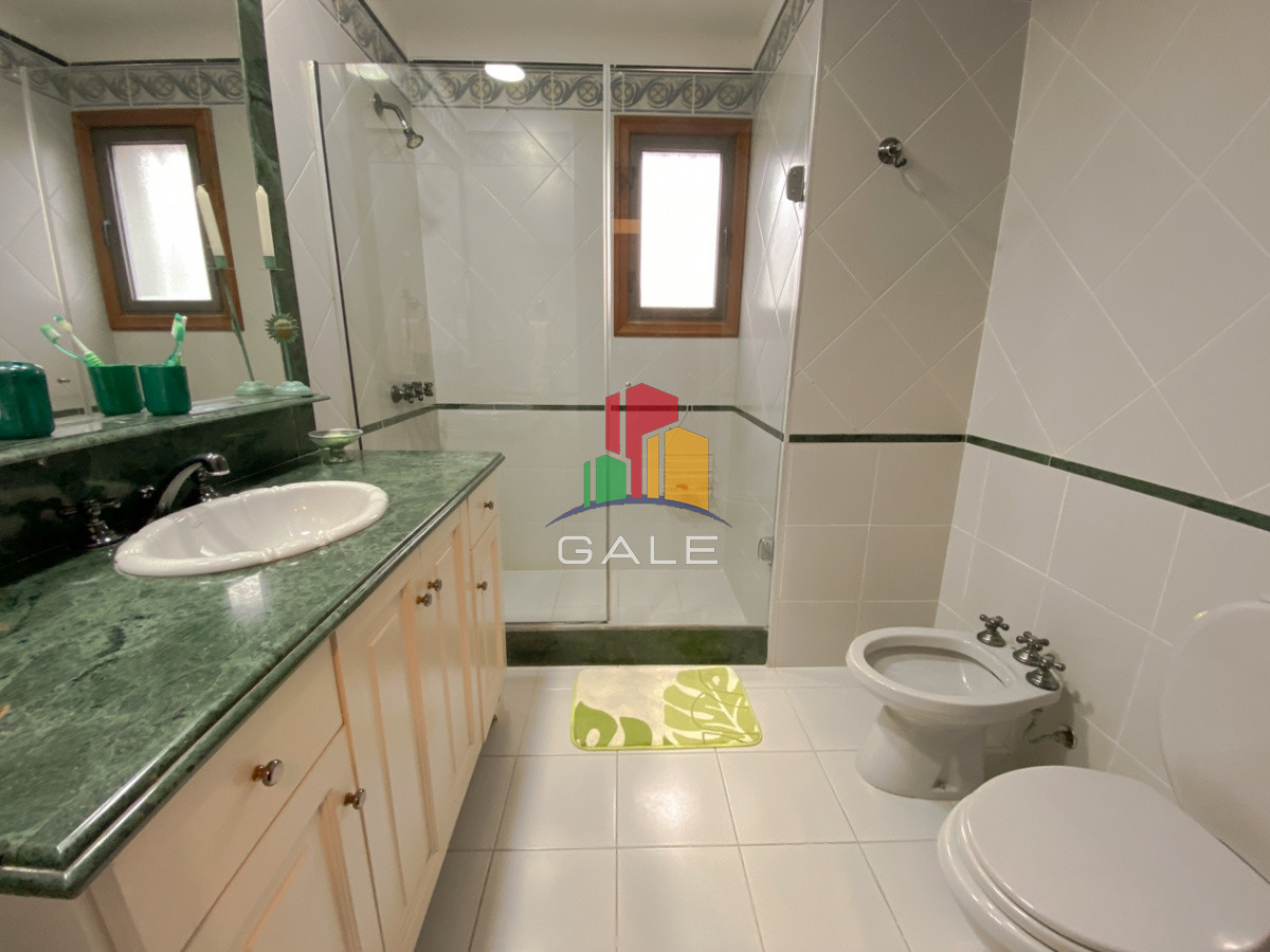 Casa ID.814 - Casa en venta Playa Mansa 7 dormitorios o mas