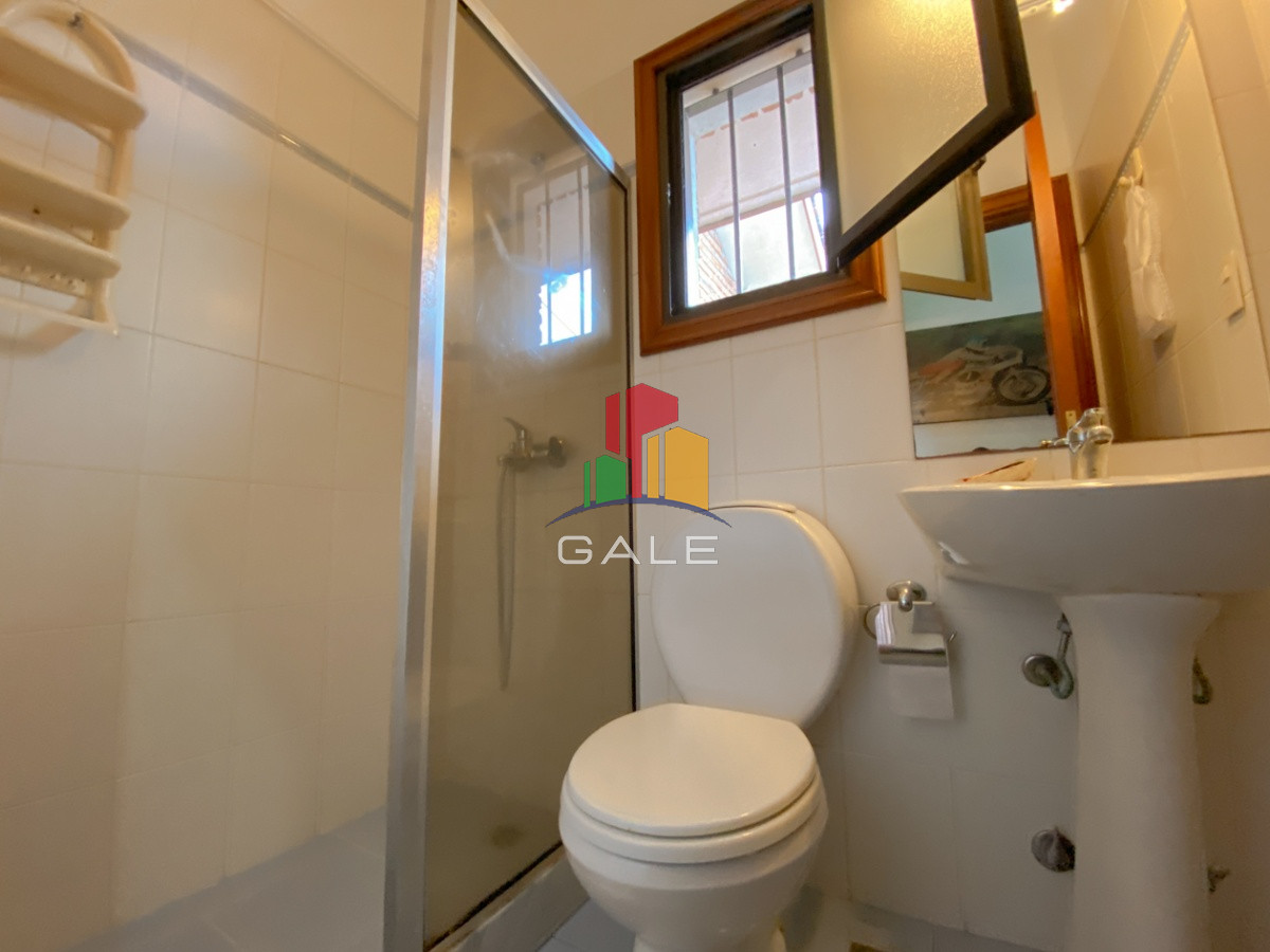 Casa ID.814 - Casa en venta Playa Mansa 7 dormitorios o mas