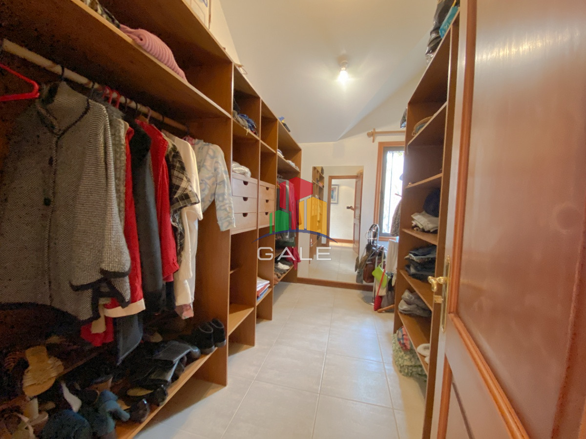 Casa ID.814 - Casa en venta Playa Mansa 7 dormitorios o mas