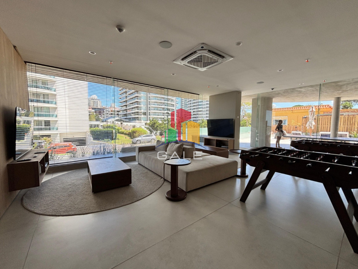 Apartamento ID.4690 - Apartamento de 2 dormitorios en venta, Playa Brava Punta del Este
