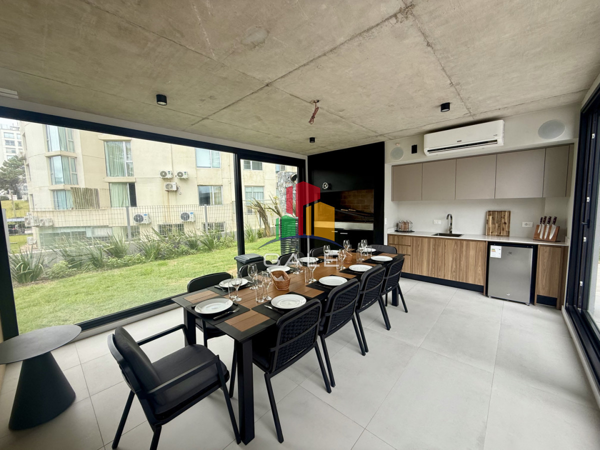 Apartamento ID.4690 - Apartamento de 2 dormitorios en venta, Playa Brava Punta del Este