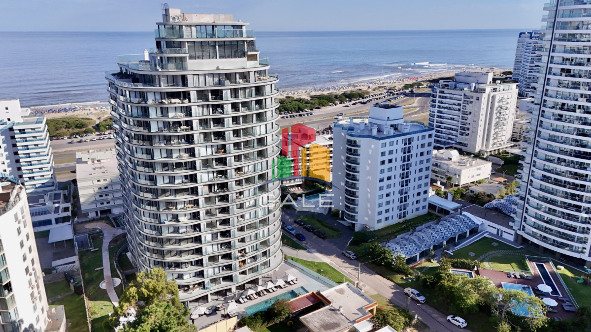 Apartamento ID.4690 - Apartamento de 2 dormitorios en venta, Playa Brava Punta del Este