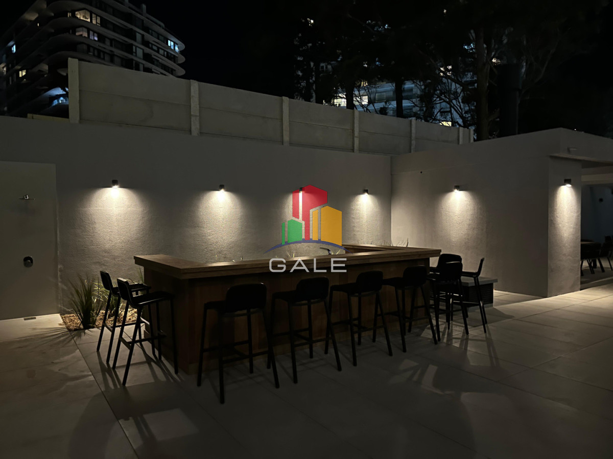 Apartamento ID.4690 - Apartamento de 2 dormitorios en venta, Playa Brava Punta del Este