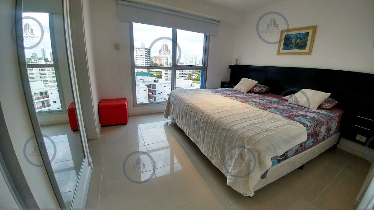 Apartamento ID.854 - Apartamento de 2 Dormitorios a pasos del mar, Playa Brava, Punta del Este - Venta
