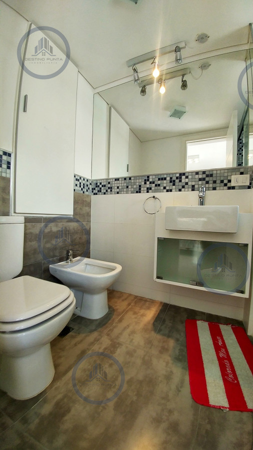 Apartamento ID.854 - Apartamento de 2 Dormitorios a pasos del mar, Playa Brava, Punta del Este - Venta