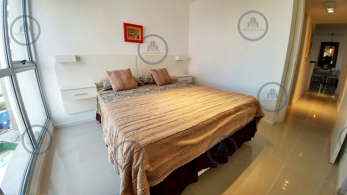 Apartamento ID.854 - Apartamento de 2 Dormitorios a pasos del mar, Playa Brava, Punta del Este - Venta