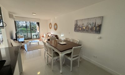 Apartamento moderno excelentes servicios 2 dormitorios Punta del Este