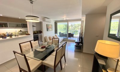 Apartamento moderno 2 dormitorios 2 baños parrillero propio Roosevelt Punta del Este