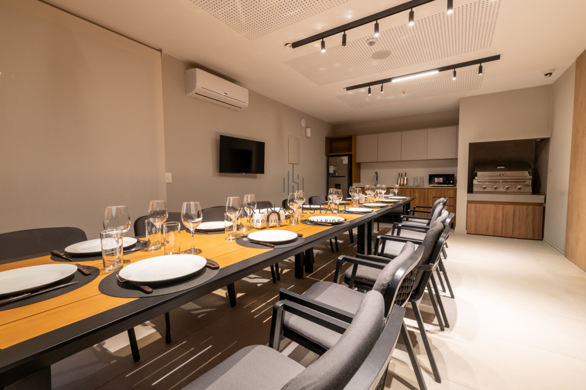 Apartamento ID.4448 - Apartamento de 2 dormitorios en venta, Playa Brava, Punta del Este