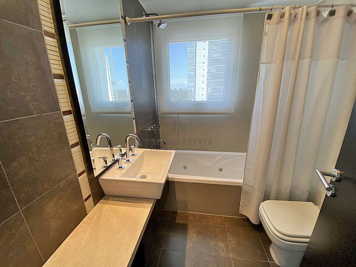 Apartamento ID.2151 - Hermoso apartamento de 3 dormitorios a pasos de Playa Mansa! 